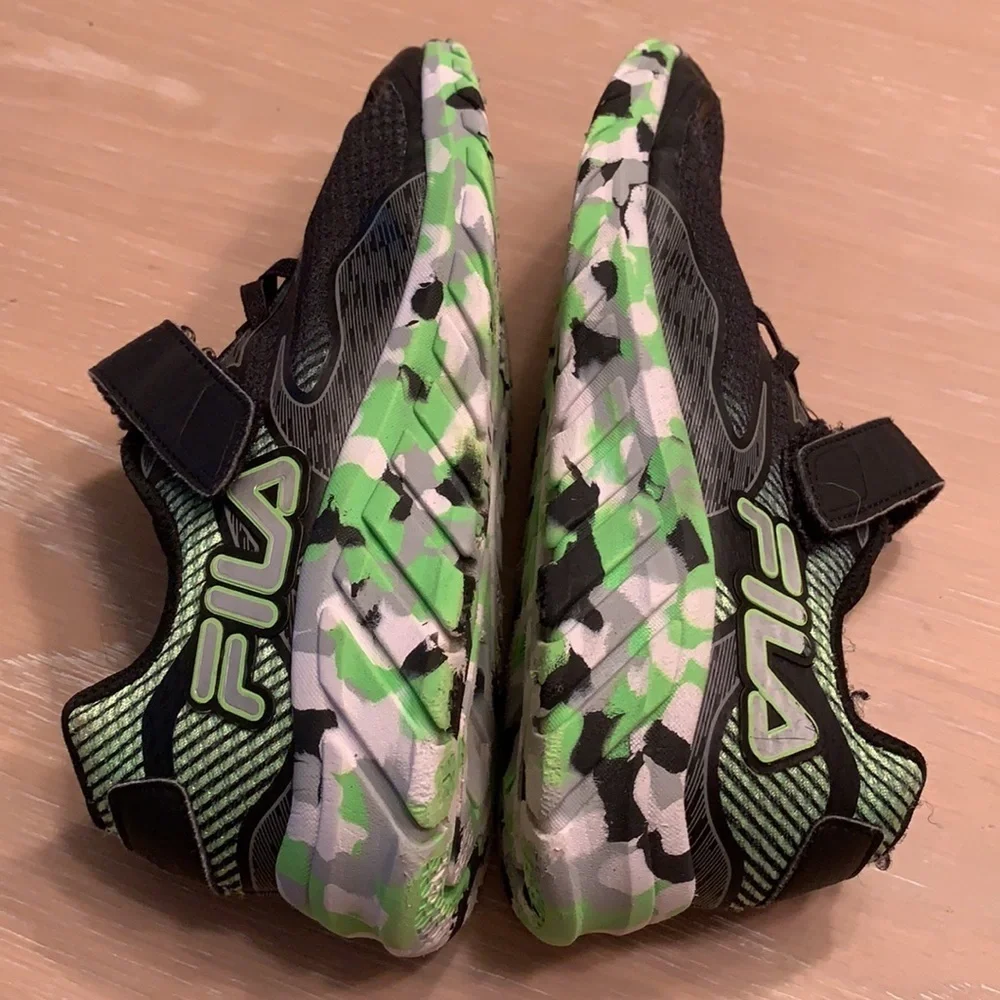 Men’s/ boys FILA sneakers with Velcro show wear